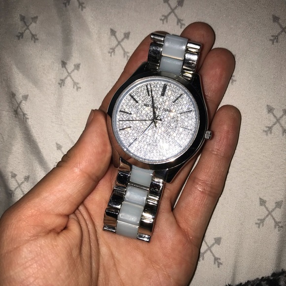 Authentic Michael kors watch. silver & aqua. - Picture 7 of 8
